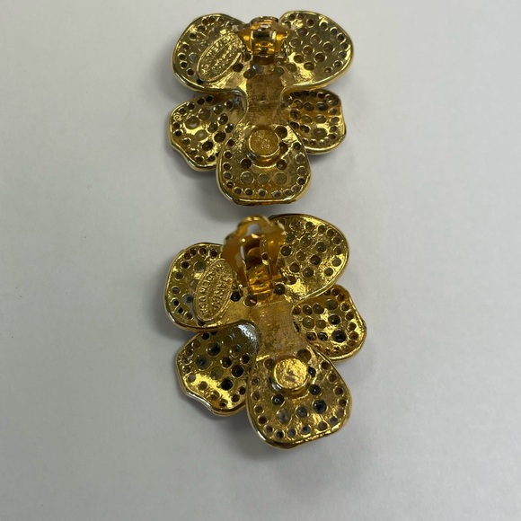 Black Tie Vintage Jarin Clip On Jet Black & Clear Cubic Zirconia Flower Earrings - Picture 8 of 13